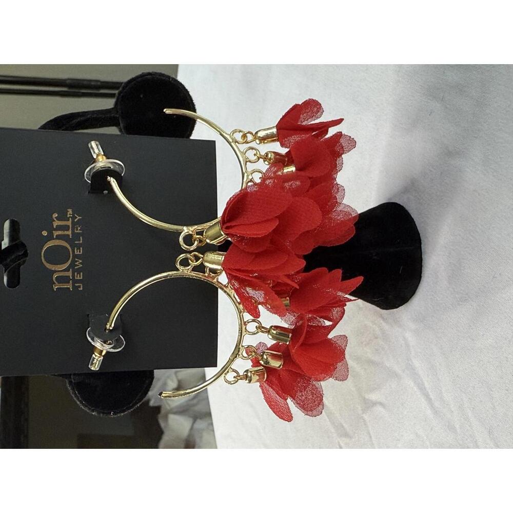NWT nOir Jewelry Red Flower Hoop Earrings - Picture 6 of 8